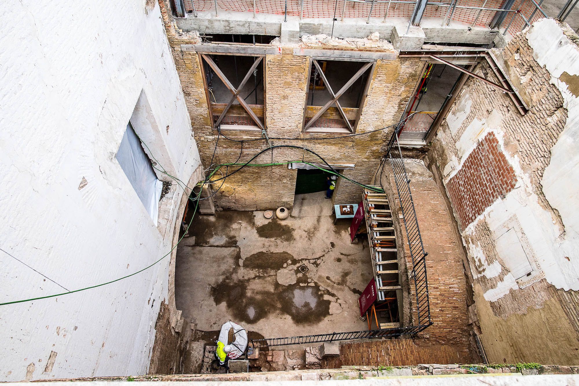 Entre las tareas de la última fase se encuentra la reconstrucción de la escalera del patio del palacio Valeriola(1).jpg