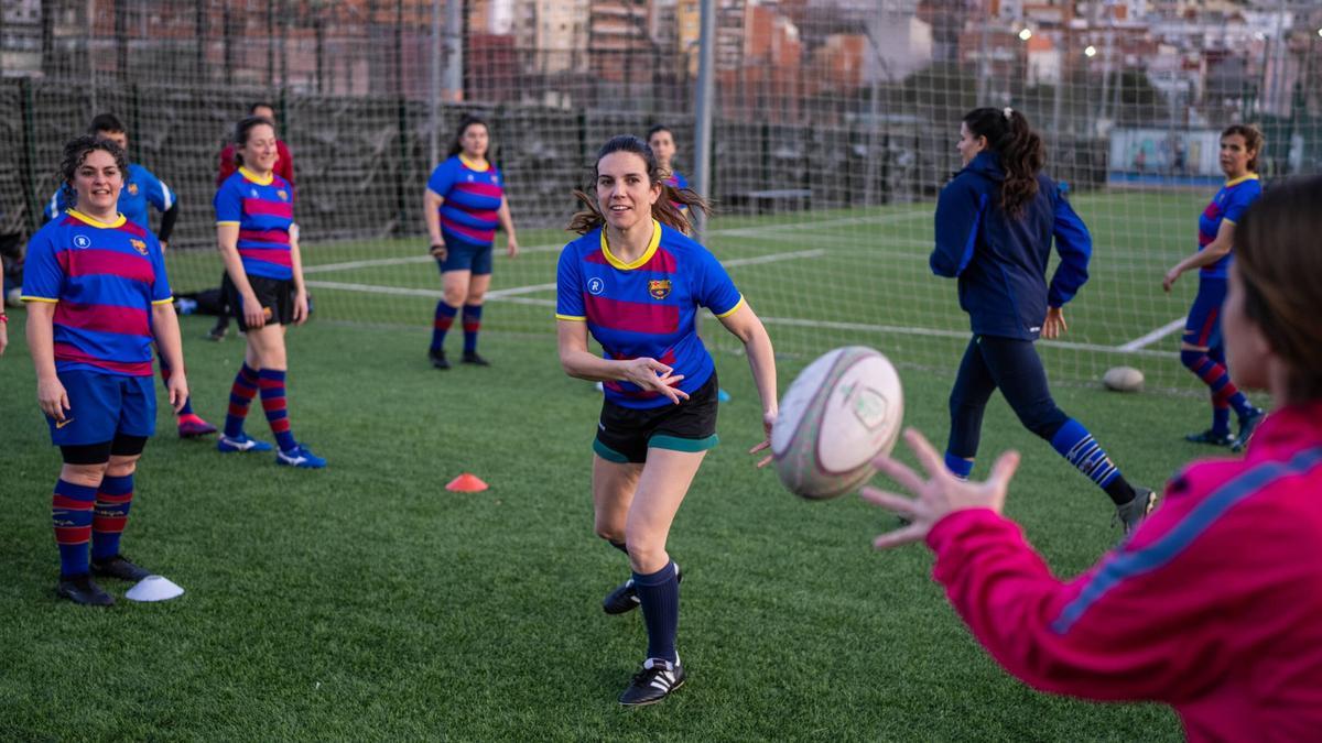 El equipo de rugby femenino +35 años Rauxa Grana, en el CEM La Teixonera este viernes