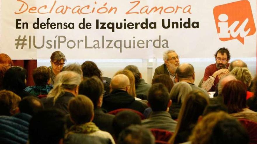 Reunión de militantes en defensa de Izquierda Unida celebrada en Zamora.