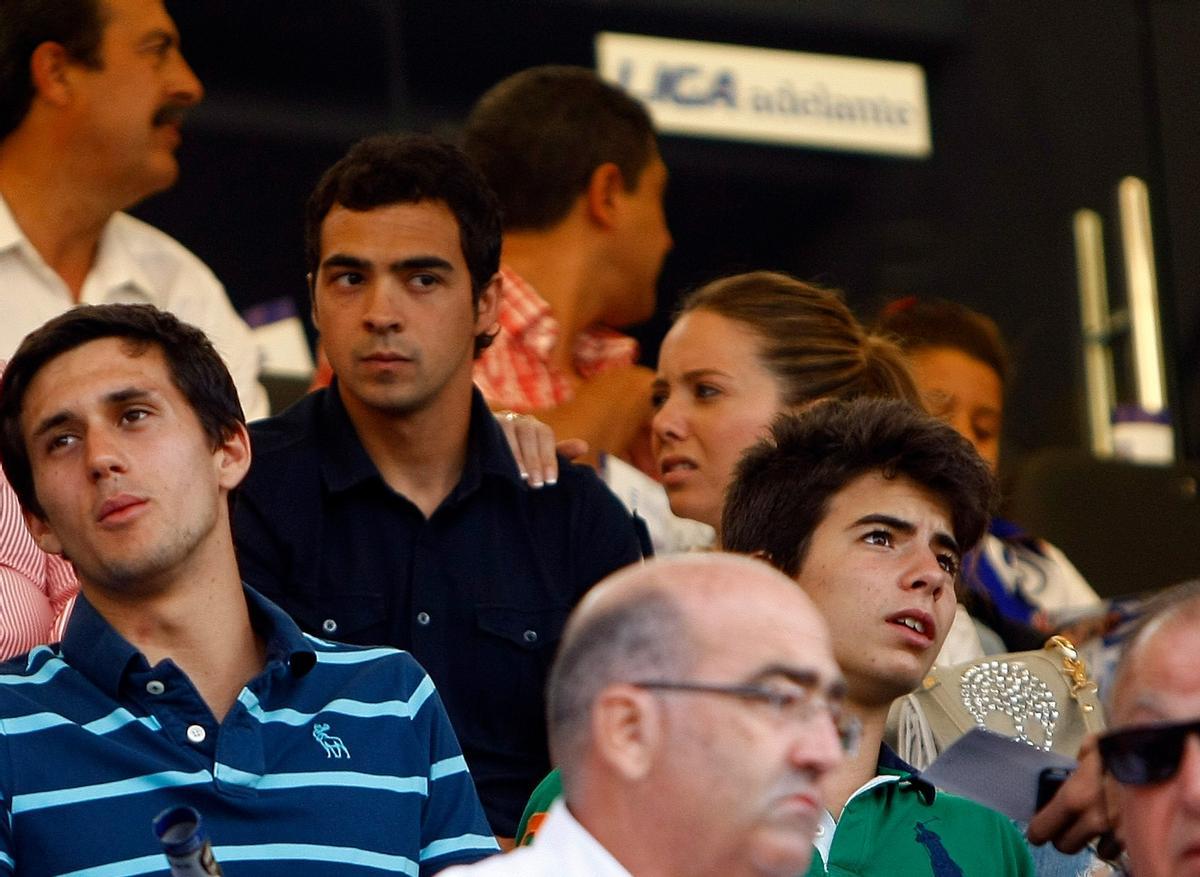 Miguel de las Cuevas, presente en el palco del Rico Pérez durante un Hércules-Xerez en mayo de 2012.