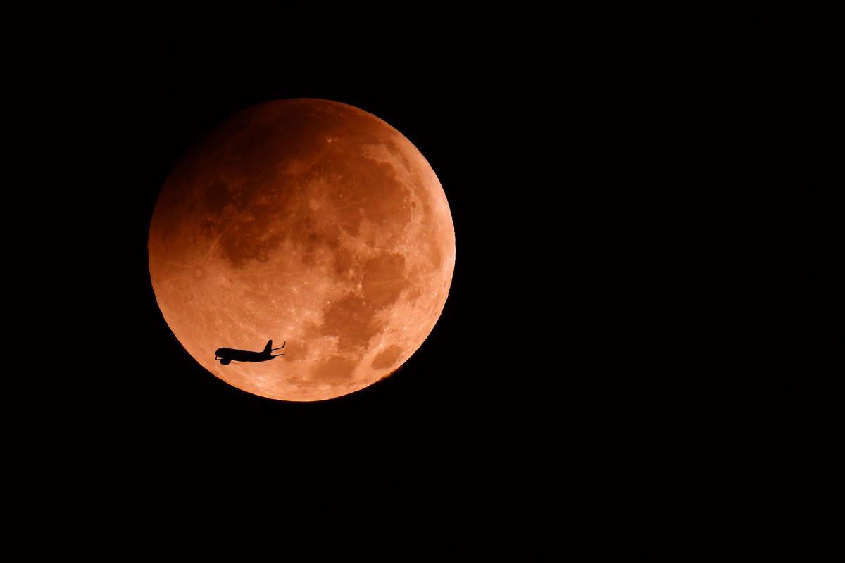 Vista del inicio del eclipse desde Israel