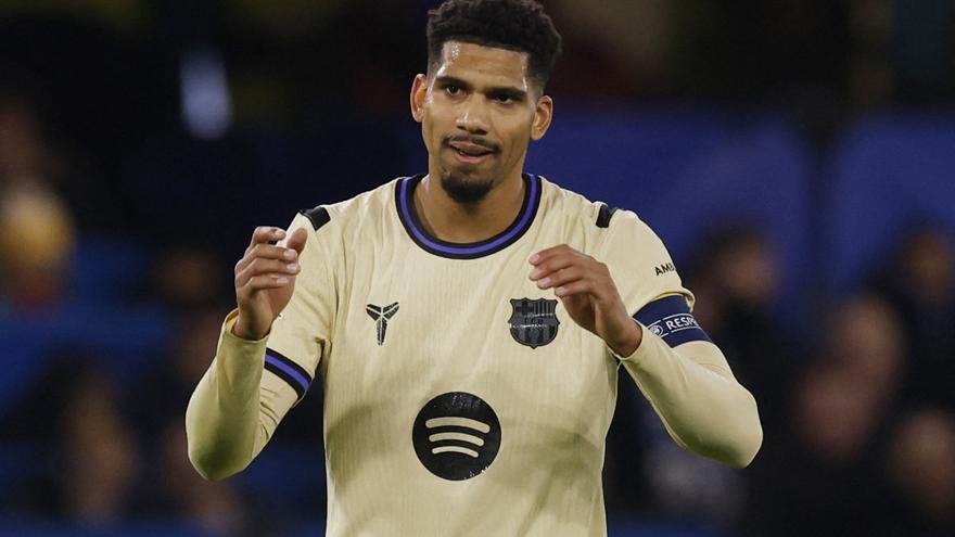 Ronald Araujo sigue sin trabajar con el grupo