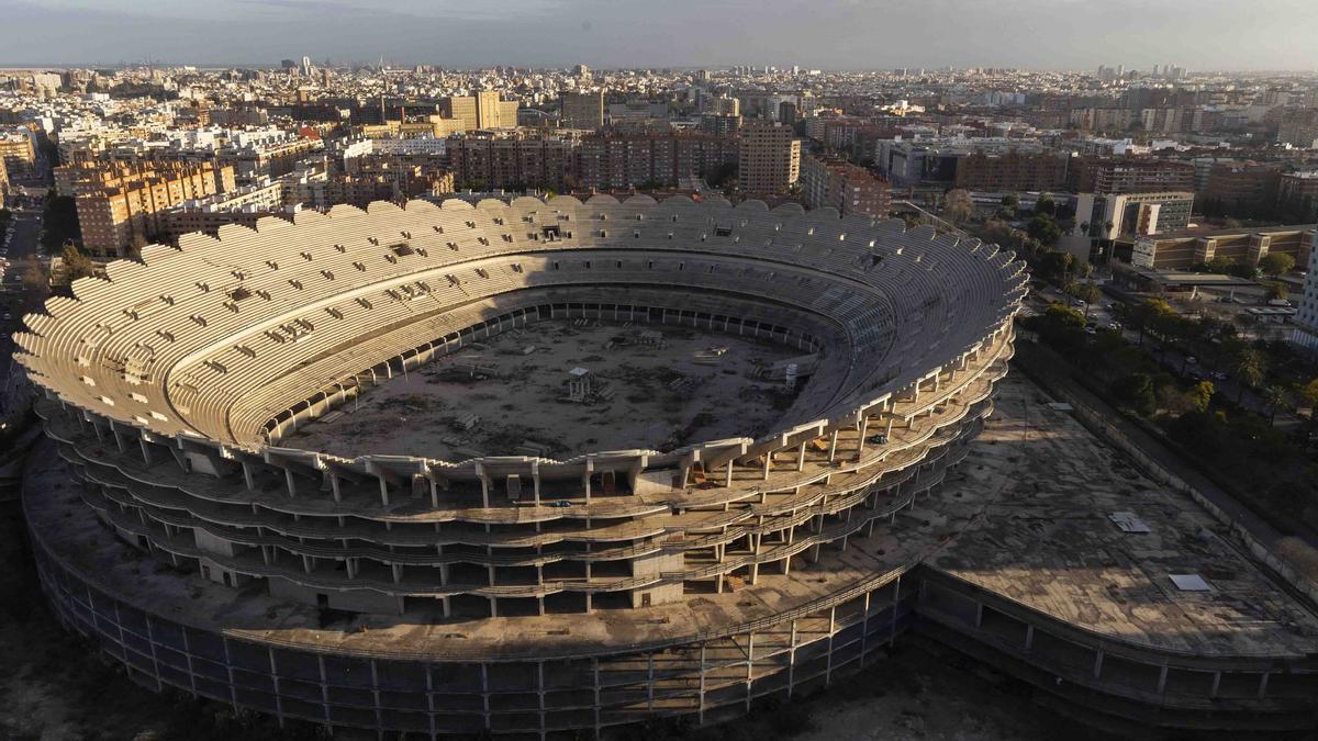 Aspecto de las obras del nuevo Mestalla, paradas desde febrero de 2009