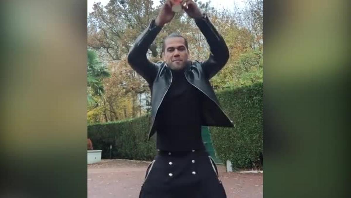 La nueva coreografía de Dani Alves