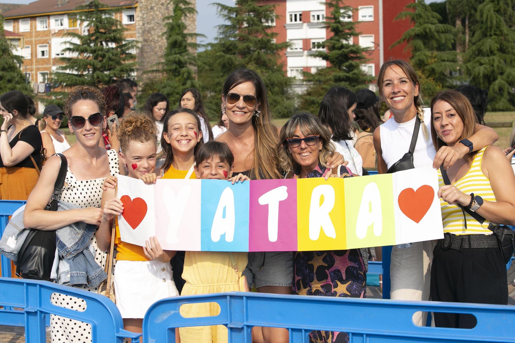 ENIMÁGENES: A punto de comenzar el concierto de Sebastián Yatra, en Avilés, los fans abarrotan el pabellón de La Magdalena