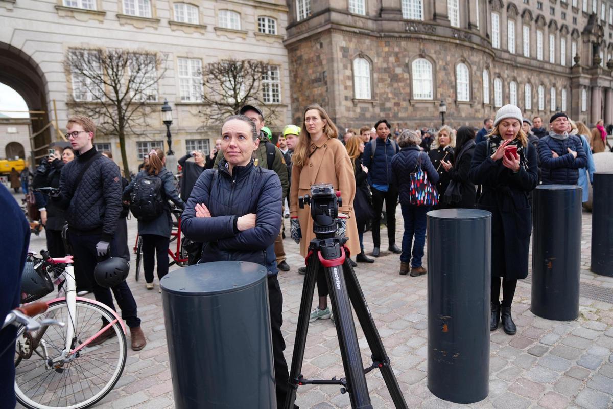 El fuego devora el edificio de la Bolsa de Copenhague