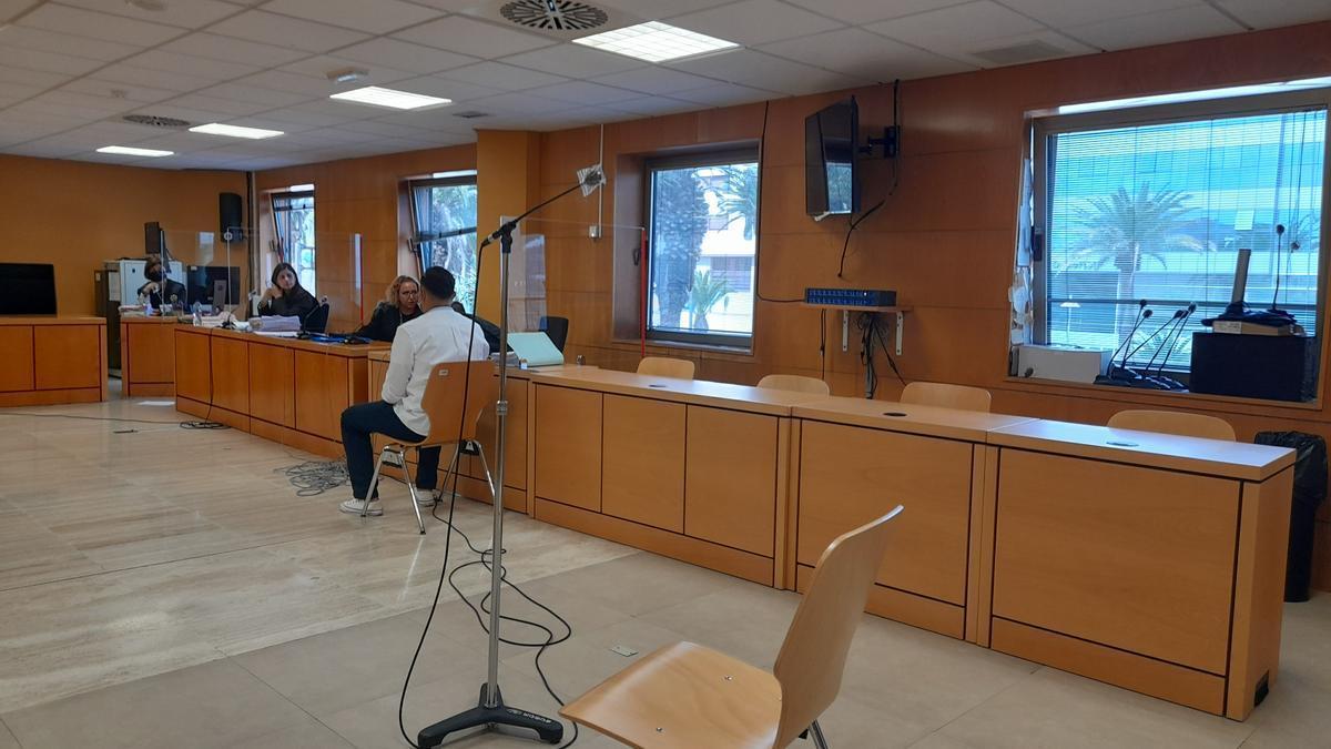 Juicio por el asesinato de un taxista en Tenerife.