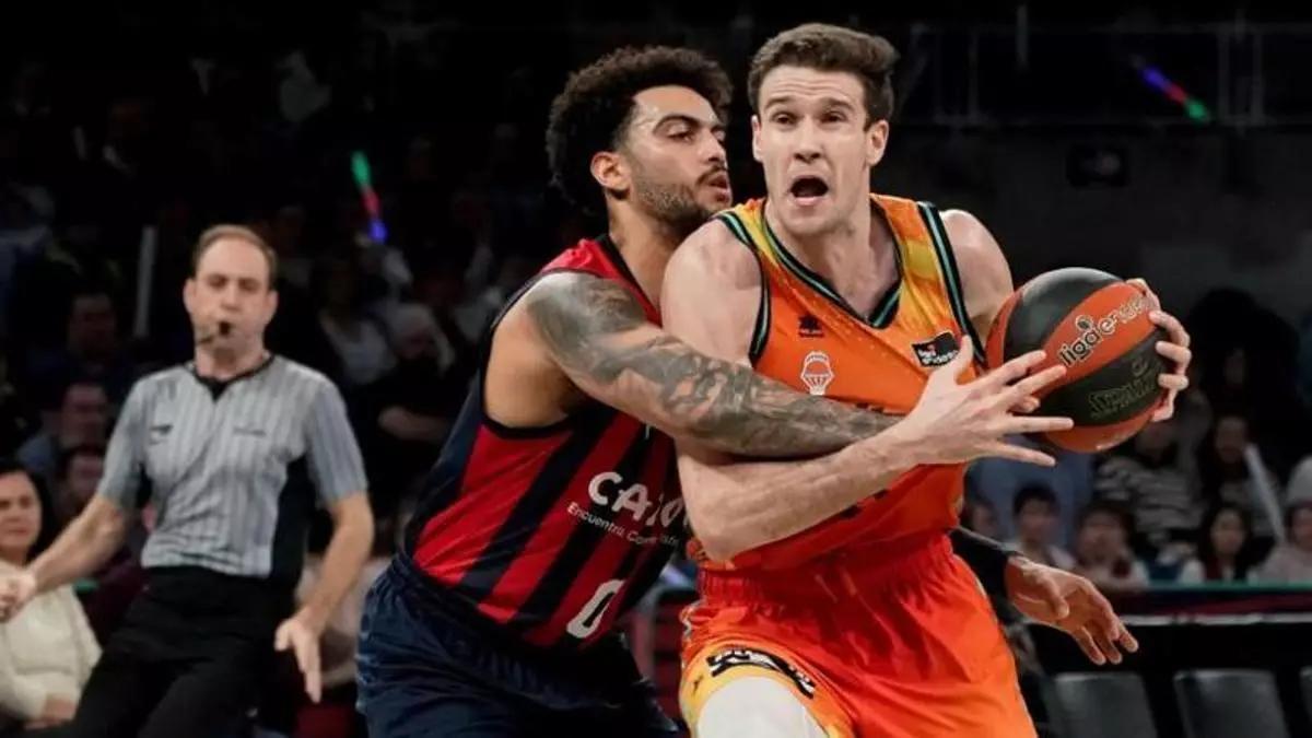 El Valencia Basket está dando un recital en Vitoria.