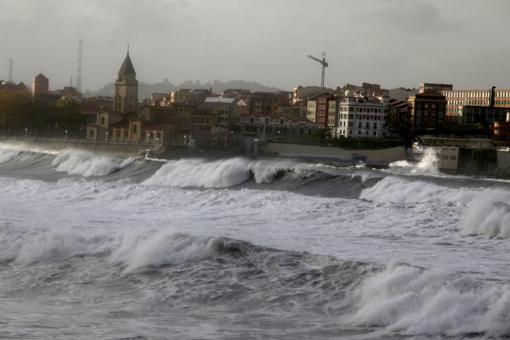 Oleaje en Gijón