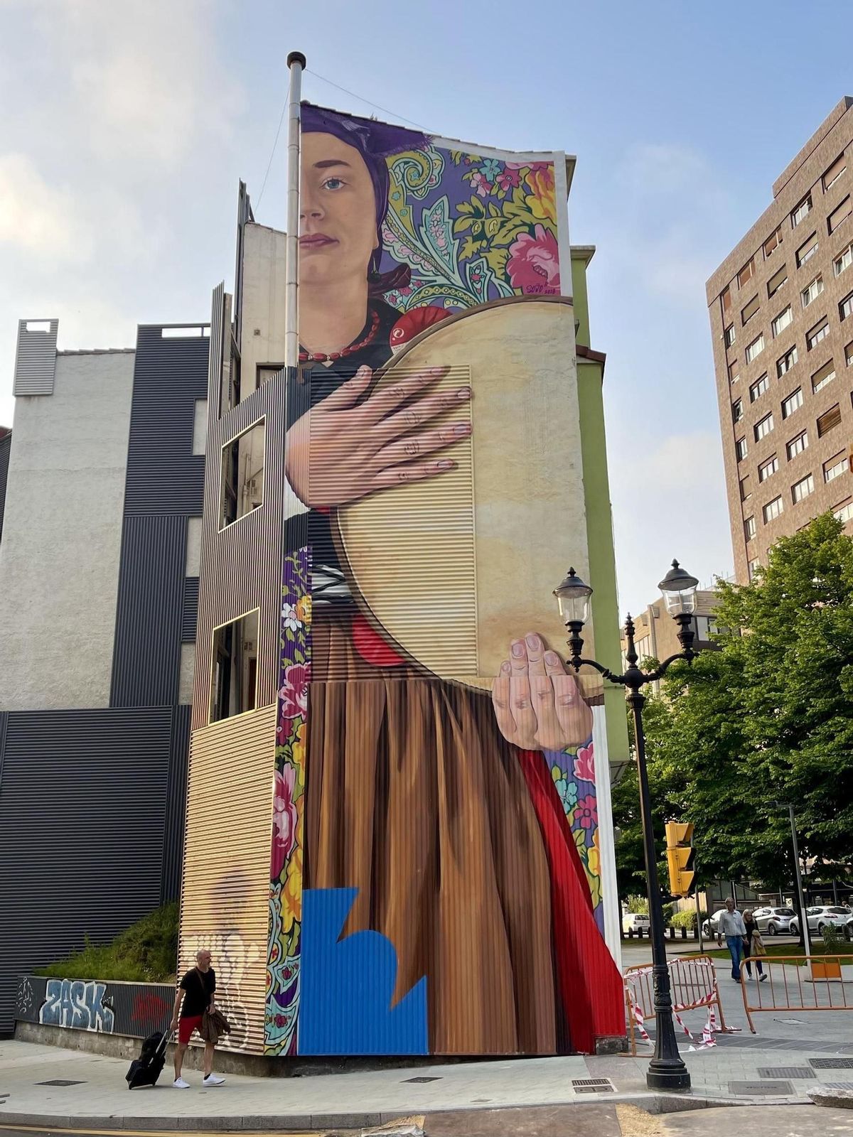 Mural de Sojo en Gijón.