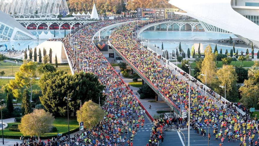 El Maratón València 
recuperará esta imagen de 
la salida de 2019.  LEVANTE-EMV