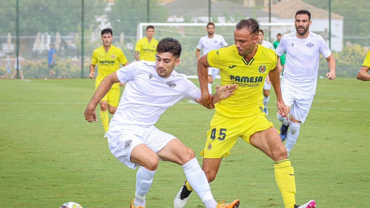 Pablo Íñiguez, en el encuentro entre el Villarreal B y el Intercity.