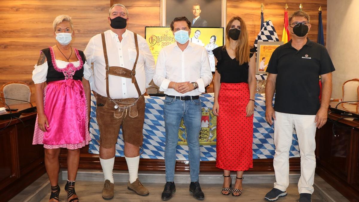 Presentación de la Oktoberfest en Torrox.