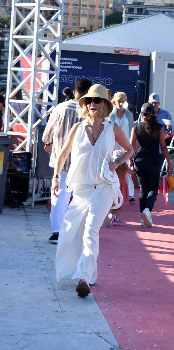 Marta Ortega con look en blanco