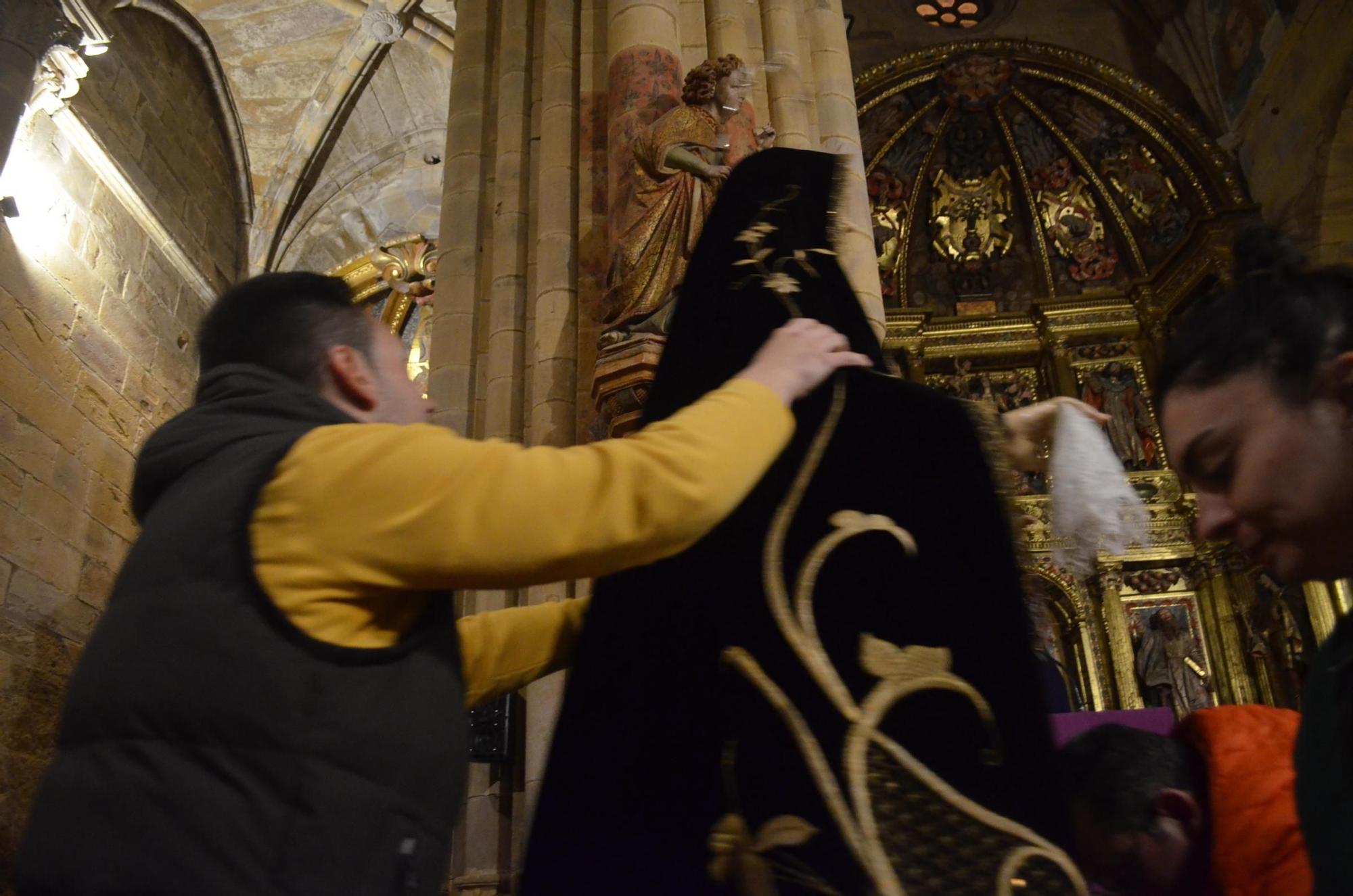 Semana Santa Benavente 2024: Así prepara la Cofradía de Jesús Nazareno las andas