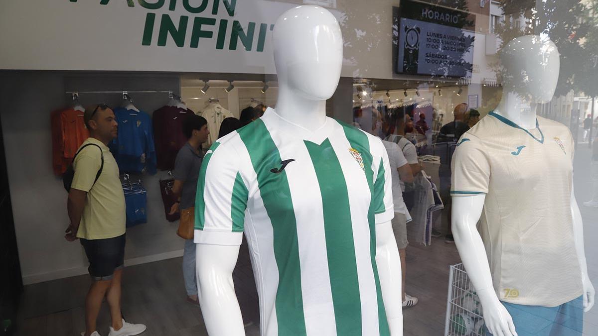 Camisetas del Córdoba CF en la tienda oficial del club.