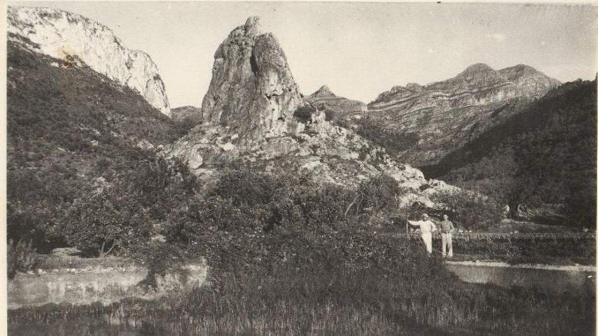 El Cavall Bernat de Xeresa fotografiat en la dècada dels anys 30 del segle XX pel fotògraf local Josep Blanquer