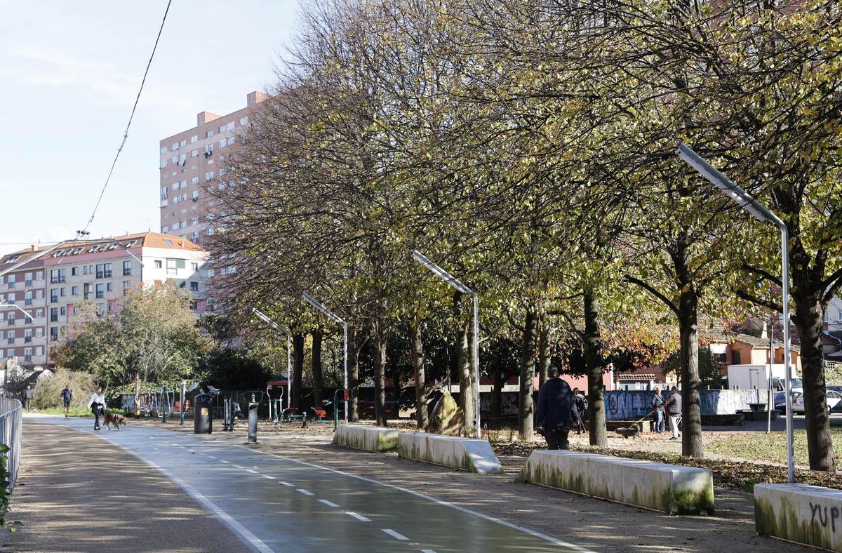 Un tramo de la Vía Verde a la altura de la calle Coutadas.