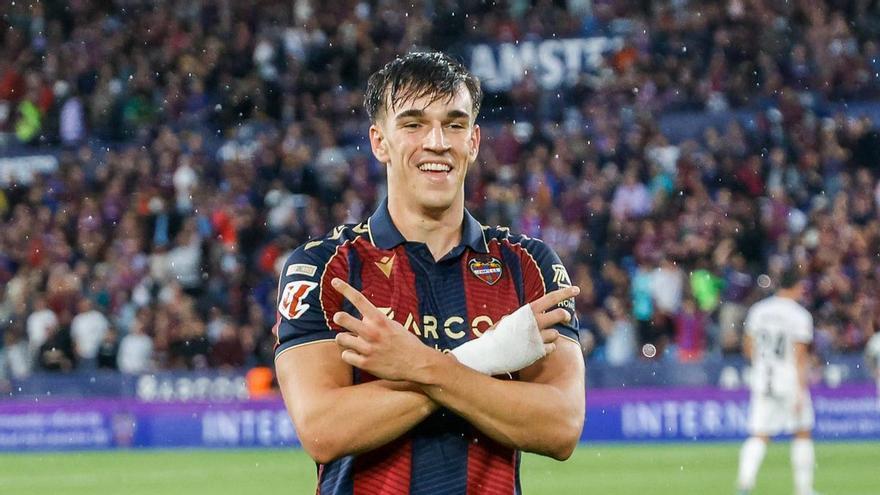 Carlos Espí rompe récords en LaLiga camino a la salvación del Levante UD