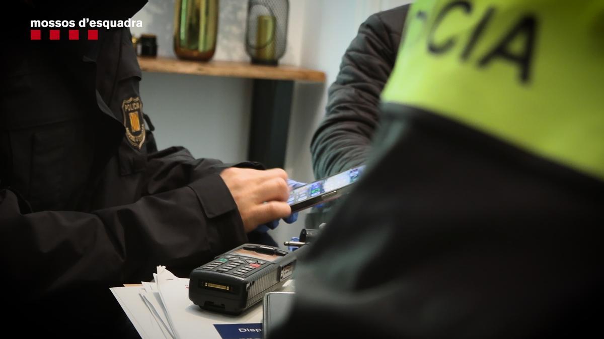 Imagen delitos informáticos Mossos