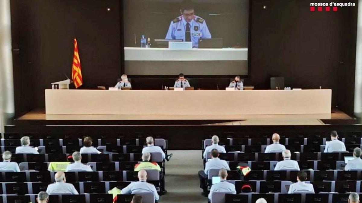 El major dels Mossos Josep Lluís Trapero, en la trobada convocada amb comandaments per parlar dels aldarulls.