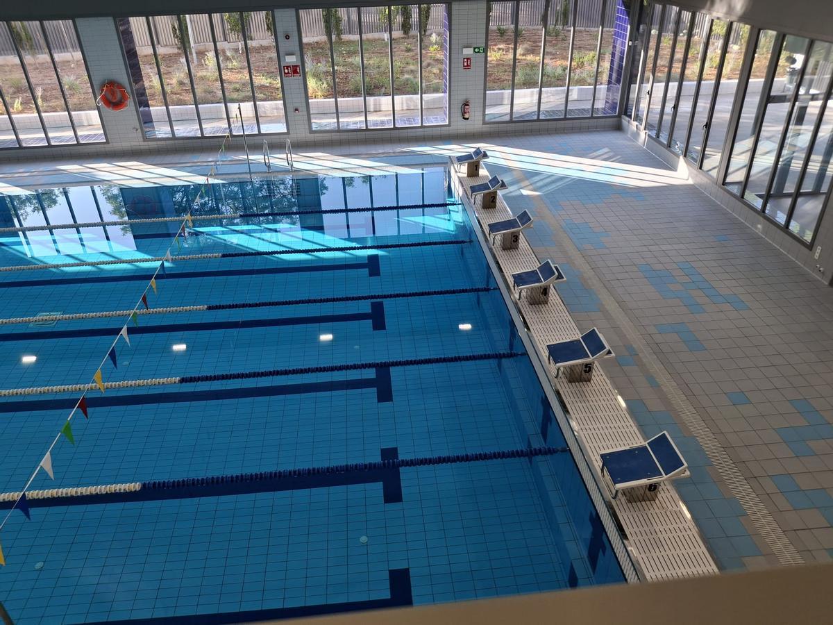 Día histórico en Xàbia: abre la piscina climatizada tras más de 20 años de reivindicarla (imágenes)