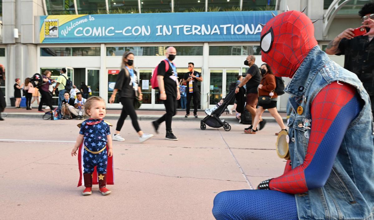 Asistentes, disfrazados, al Comic-con de San Diego