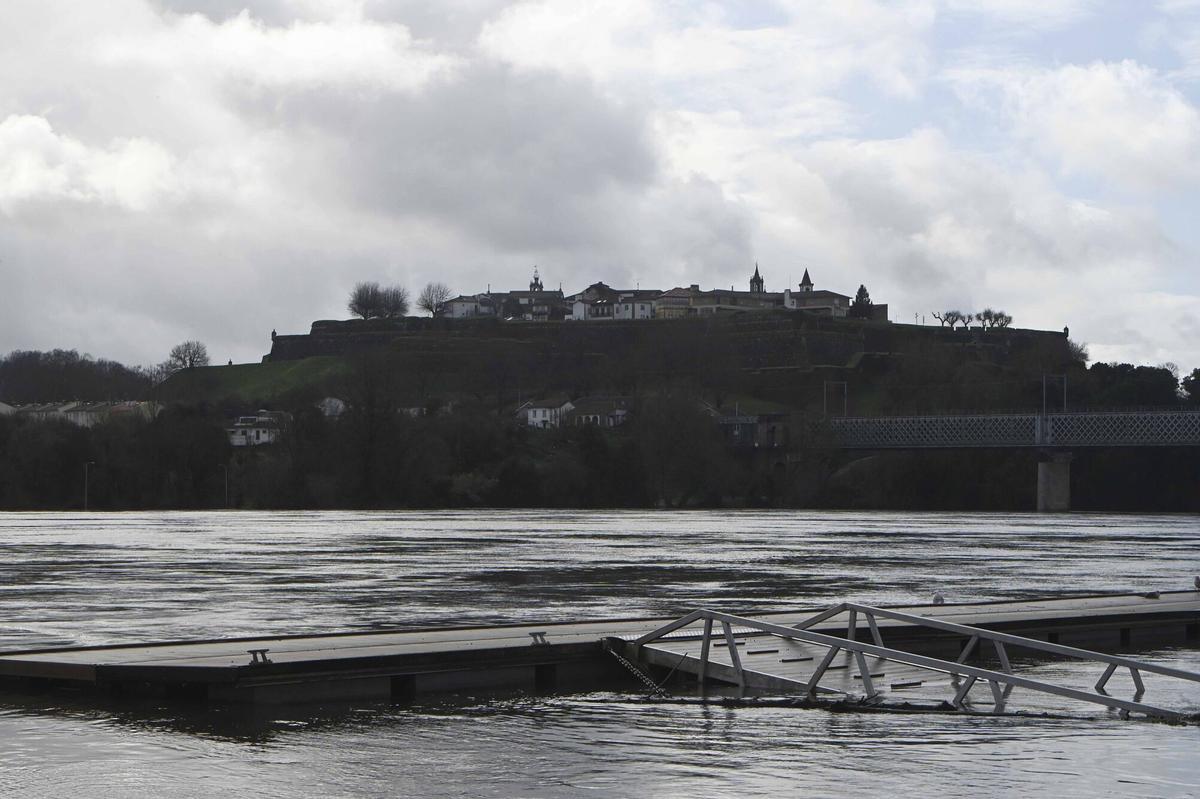 Leonardo borra las orillas del Miño