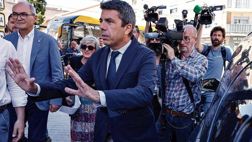 Mazón frena los impulsos de la prensa en su último acto público, el viernes en Benaguasil.