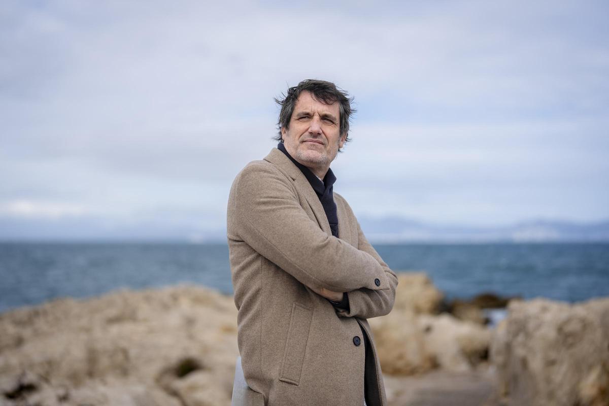 L'escriptor Marc Colell fotografiat a l'Escala.