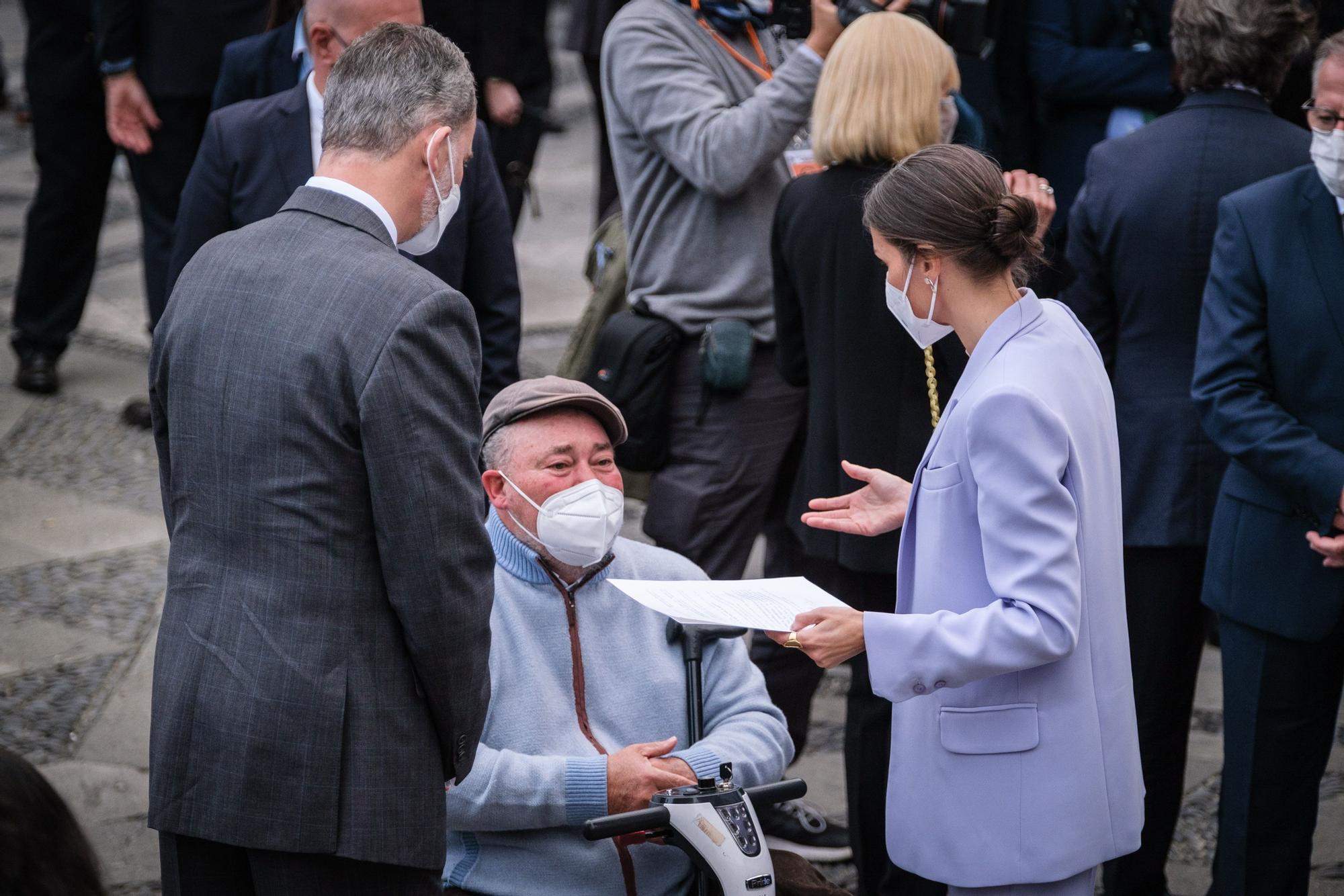 Visita del Rey y los presidentes de las comunidades a La Palma al acto de homenaje a los palmeros