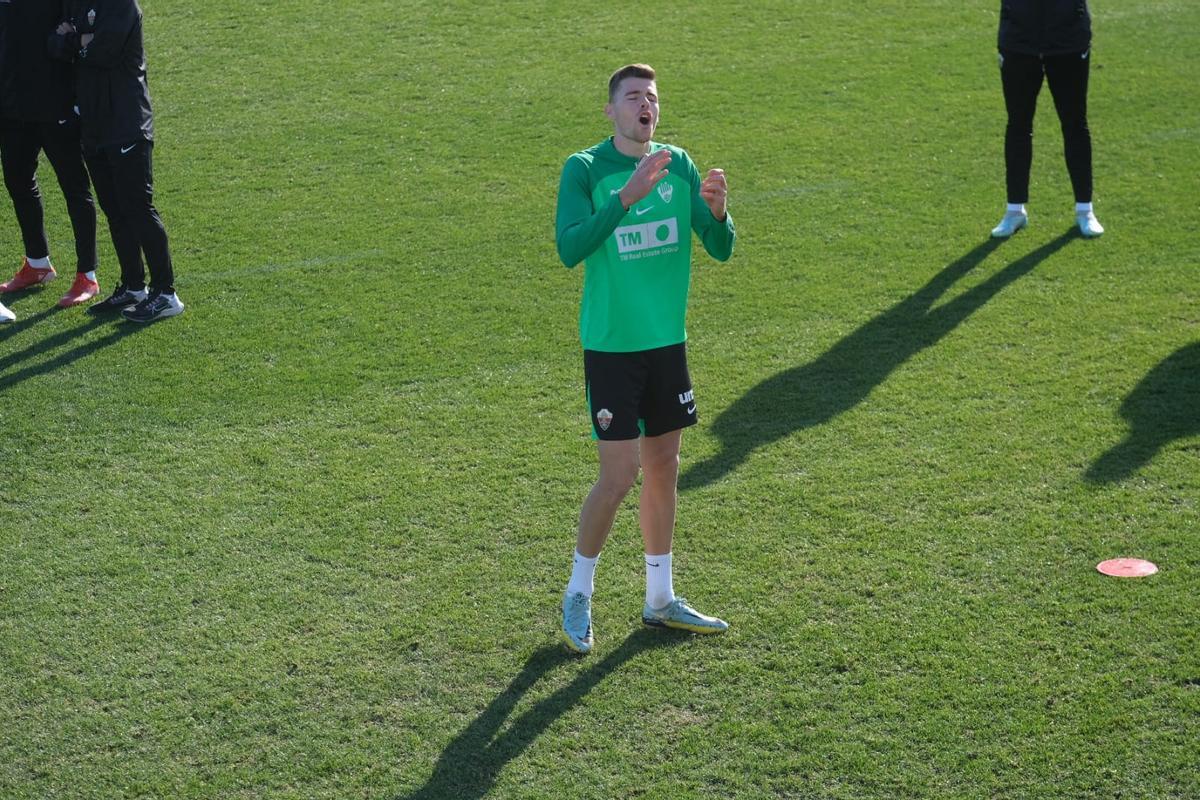 Gumbau en el entreno preparatorio del Sevilla-Elche