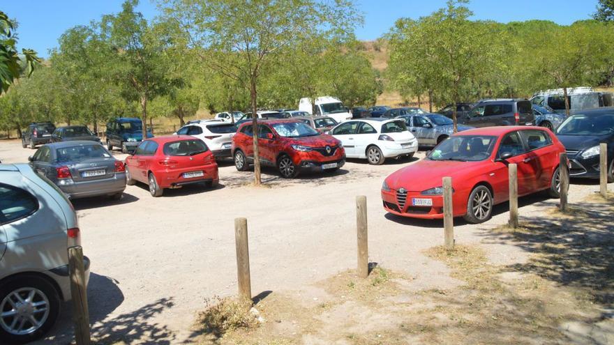 L’àrea verda del Parc Sol de Figueres genera la migració de cotxes cap al Castell