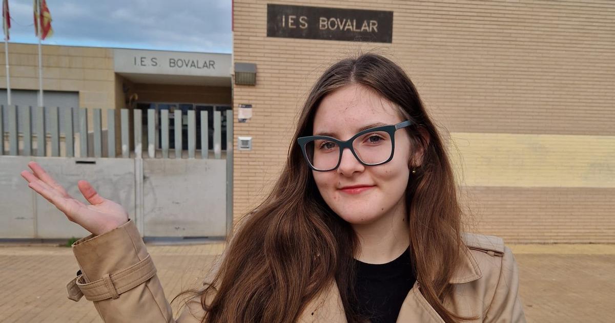 Imagen de la alumna de Castelló en el instituto en el que cursa 4º de ESO en la actualidad.