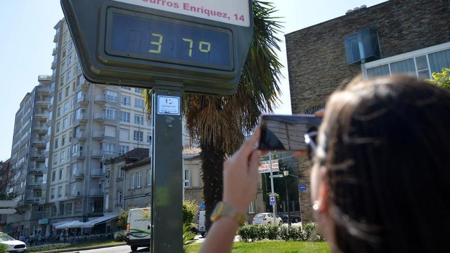 Activada la alerta roja por calor en 16 concellos del interior de Pontevedra para este sábado