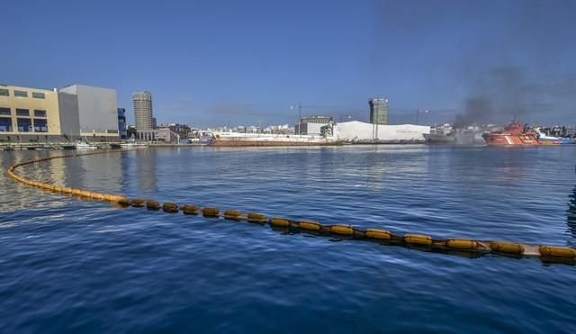 Tercer día del incendio en el barco Finwhale