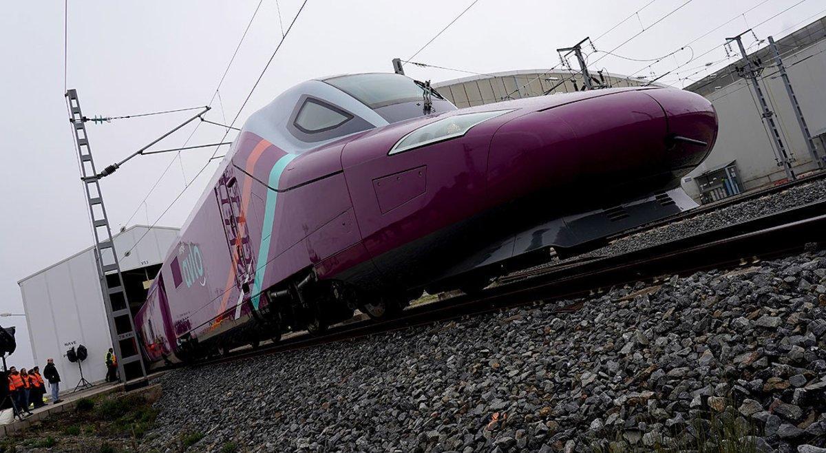 Un tren de la marca AVLO, durante la presentación del AVE ’low cost.