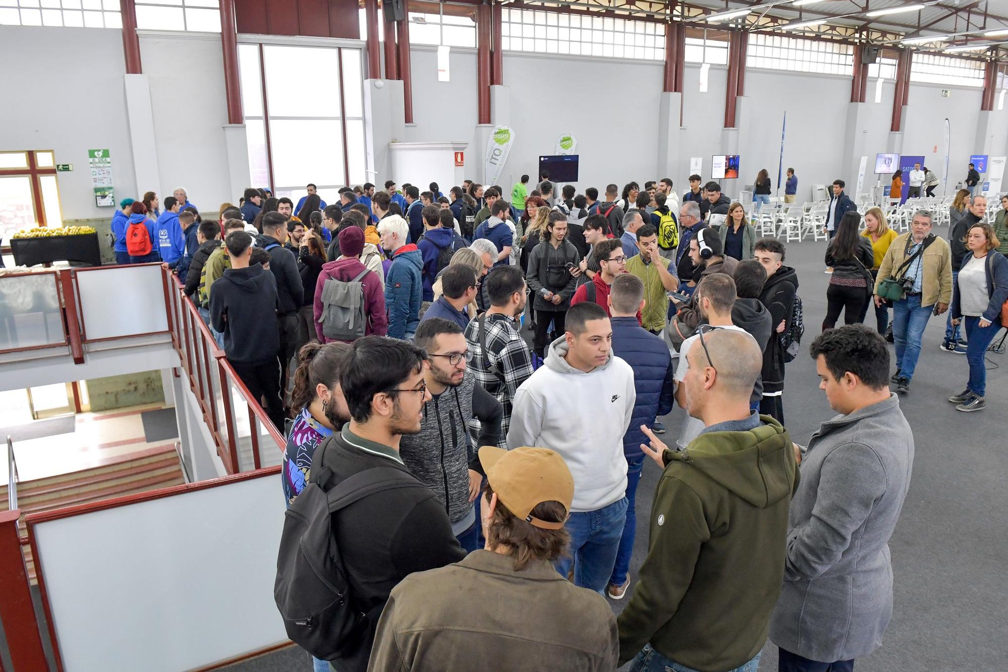 Encuentro alumnado de informática y empresas del sector de las nuevas tecnologías Conecta Tic 23