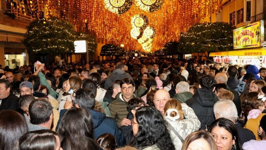 El pueblo de Córdoba encargado de las luces de Navidad de Nueva York, Vigo o Bruselas: realiza el alumbrado navideño de 250 ciudades