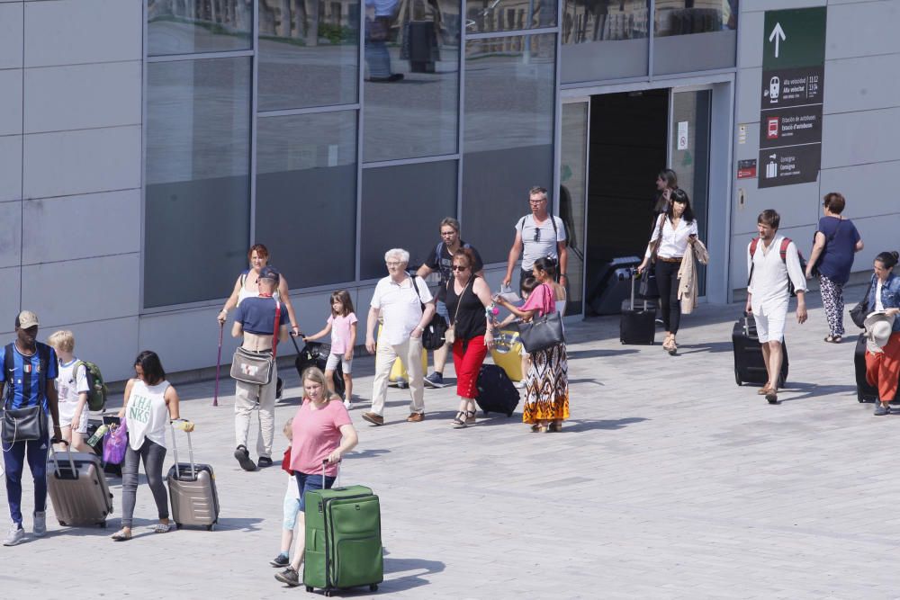 Interrompuda la circulació de trens a la línia d'AVE entre Barcelona i Figueres