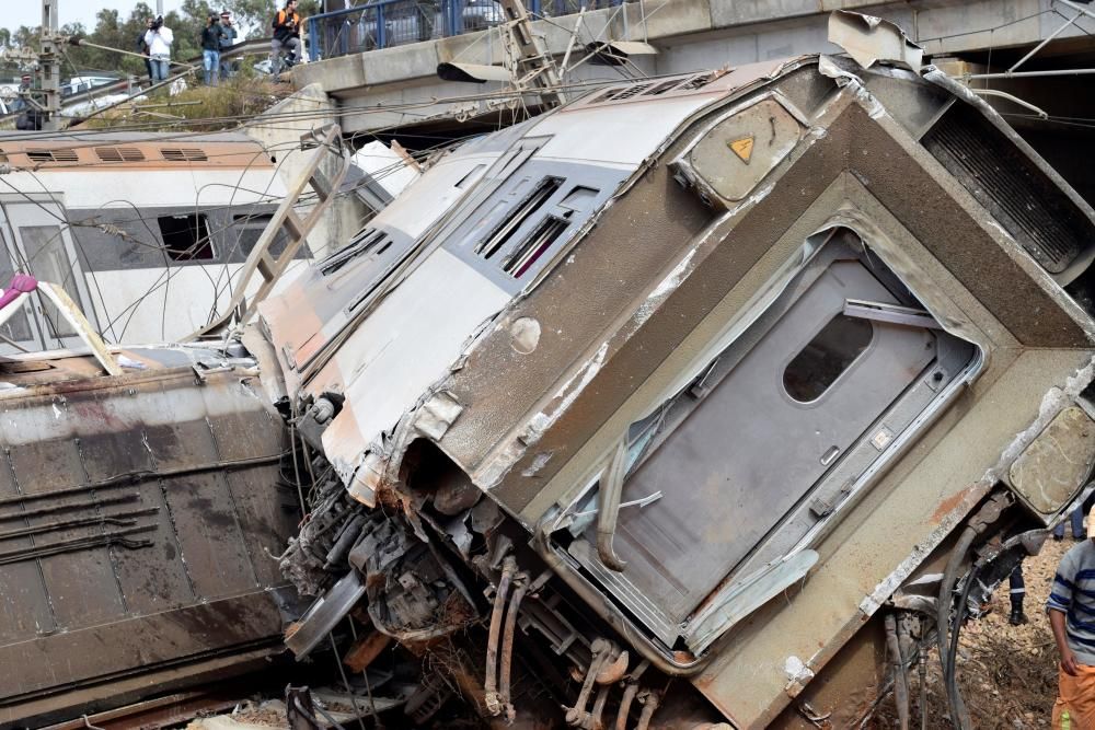 Un tren descarrila y deja al menos seis muertos y 86 heridos en Marruecos