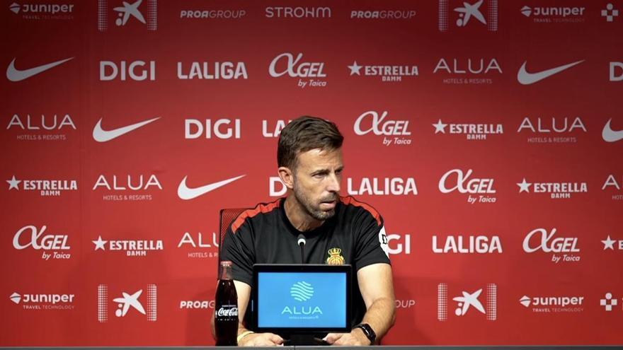 Luis García: "Va a haber quebraderos de cabeza, los jugadores van a tener que apretar"