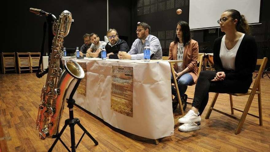 Medela, Vilariño, Cuíña, Presas, Peña y Castro, ayer, en la presentación. // Bernabé/Javier Lalín