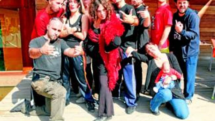 Kabaret Dadá, el toque gamberro de las fiestas