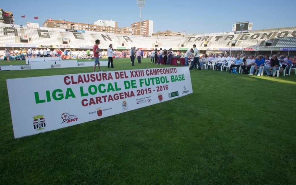 Clausura de la liga local de fútbol base de Cartag