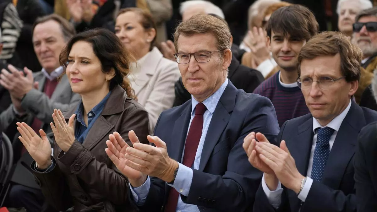 DIRECTO | Feijóo, Ayuso y Almeida intervienen en la concentración "Efectivamente: ¿Mafia o democracia?"