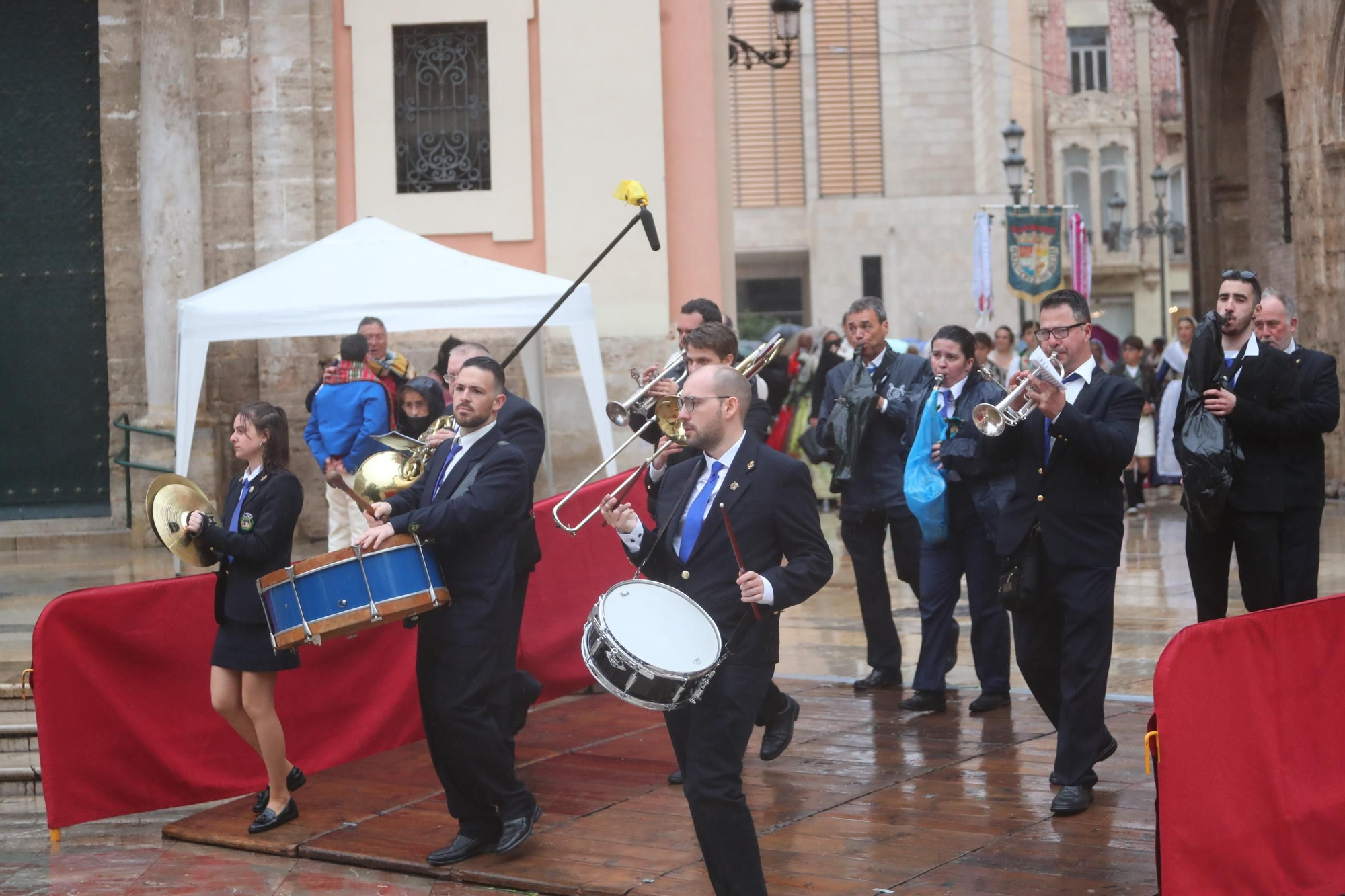 Búscate en el primer día de ofrenda por la calle de la Paz (entre las 18:00 a las 19:00 horas)