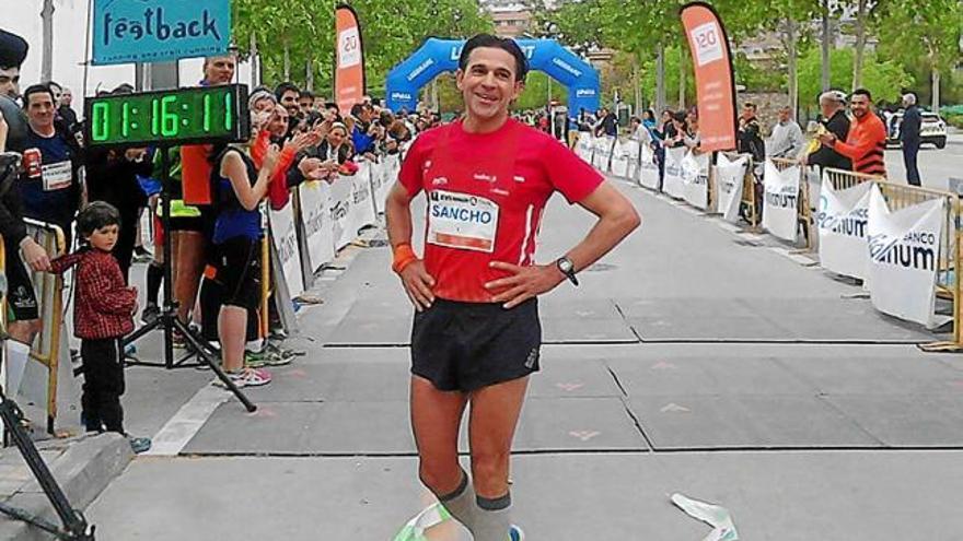 Sancho Ayala repeteix victòria a la Mitja Marató de Tàrrega