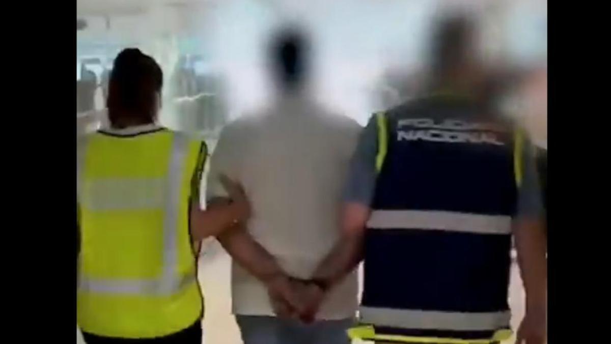 Uno de los detenidos por la Policía.