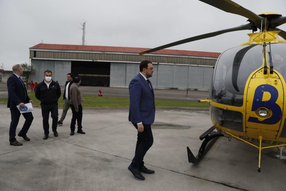 Adrián Barbón visita las instalaciones del 112 en Asturias